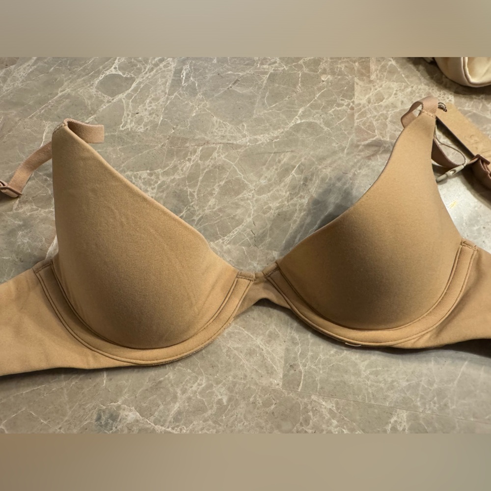 SKIMS FITS EVERYBODY
PLUNGE BRA - Picture 7 of 11